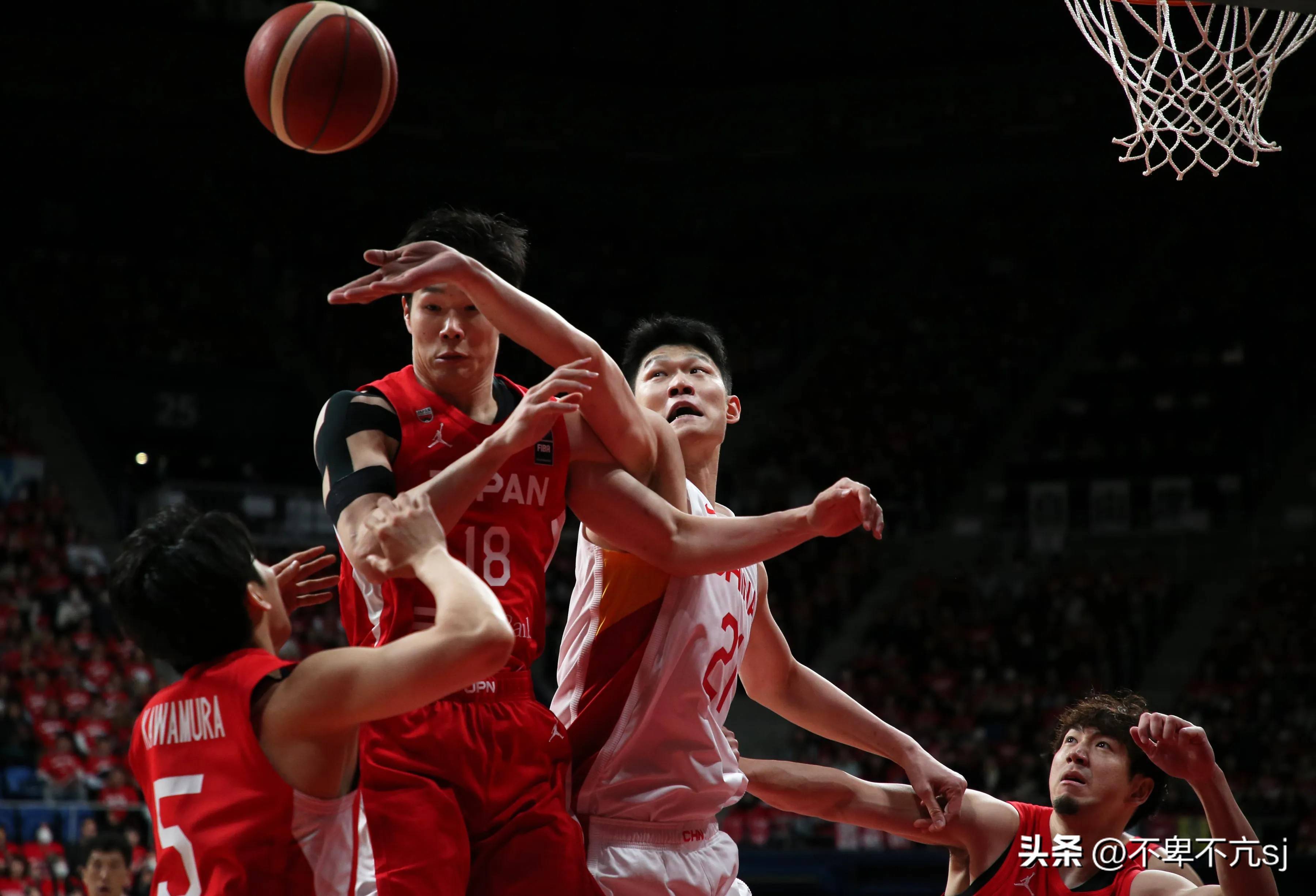 九游体育：中国男篮历史上的经典胜利瞬间回顾与分析：那些让我们热血沸腾的比赛的简单介绍