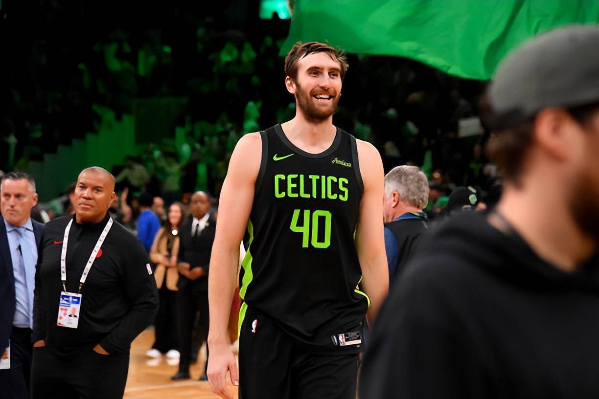 九游体育：凯尔特人队季前赛：科内特展现盖帽能力，争夺轮换位置的简单介绍