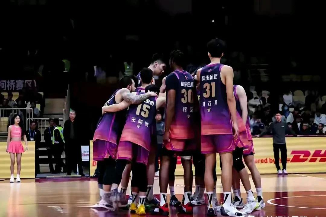 九游体育:LaLiga的技术革新：如何改变比赛规则的简单介绍