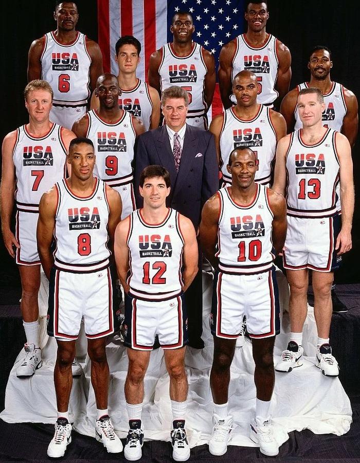 九游体育：NBA球星自传：讲述微笑刺客托马斯的篮球人生