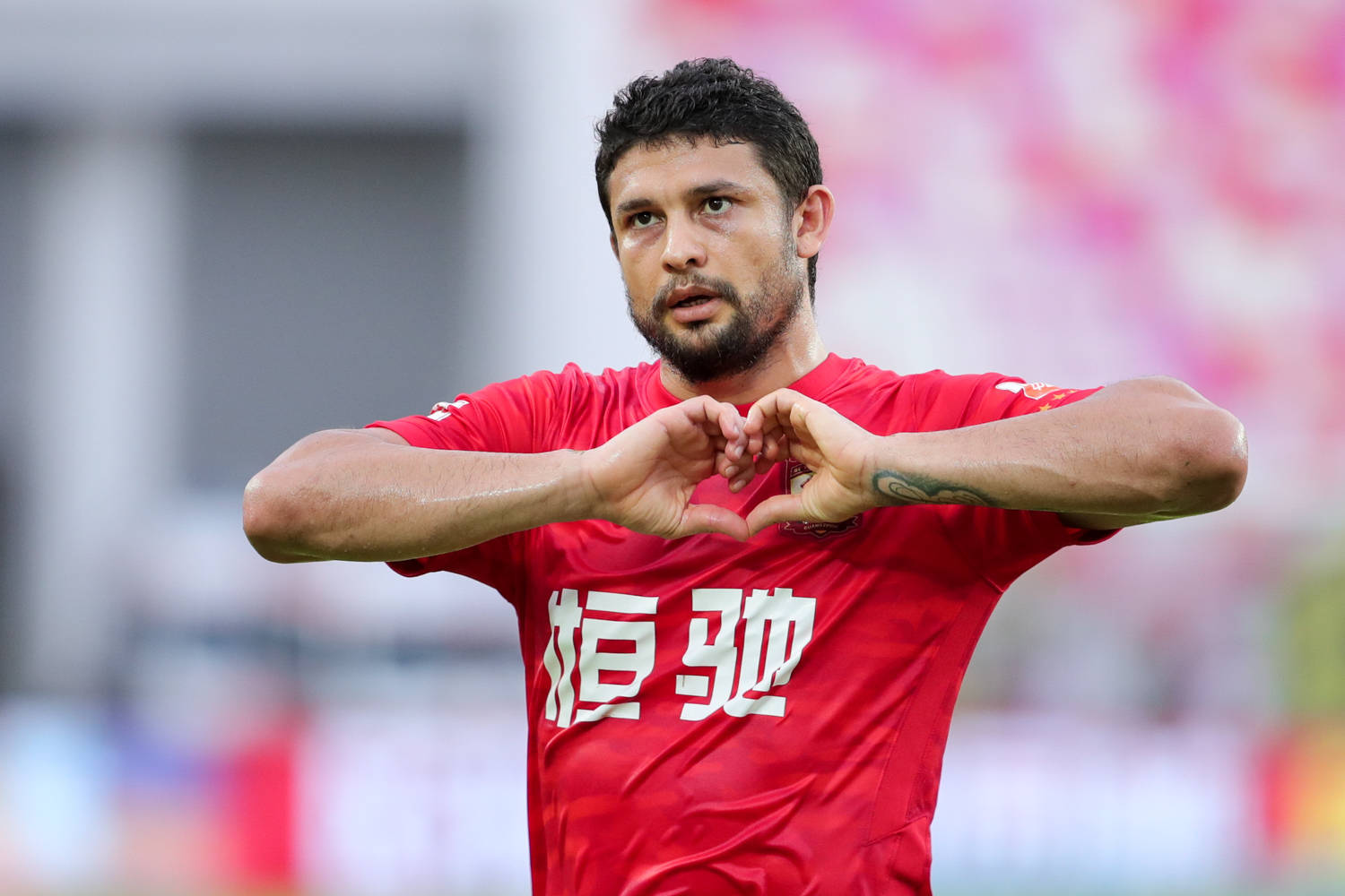 九游体育:艾克森：在比赛中梅开二度，状态回升的简单介绍