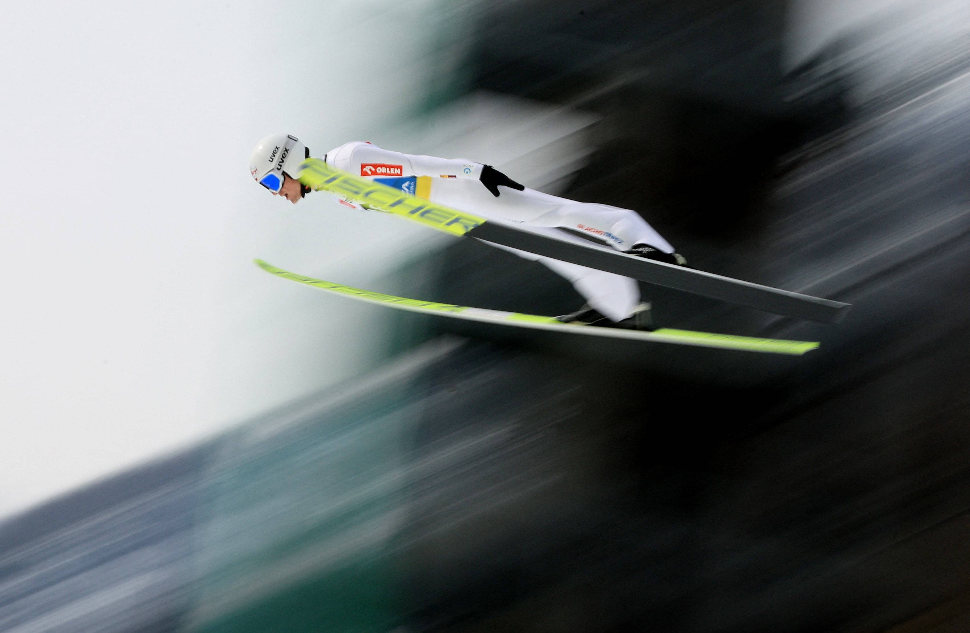 九游体育:跳台滑雪世界杯,空中飞跃惊险刺激 九游体育:跳台滑雪世界杯,空中飞跃惊险刺激