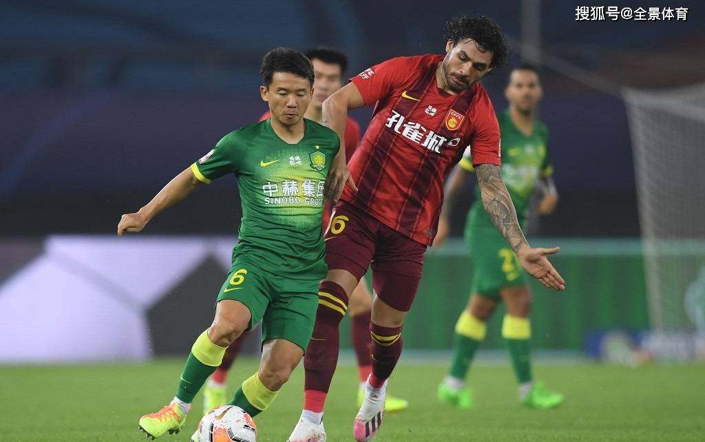 包含九游体育:足球裁判争议判罚引争议，VAR能否解决问题？的词条