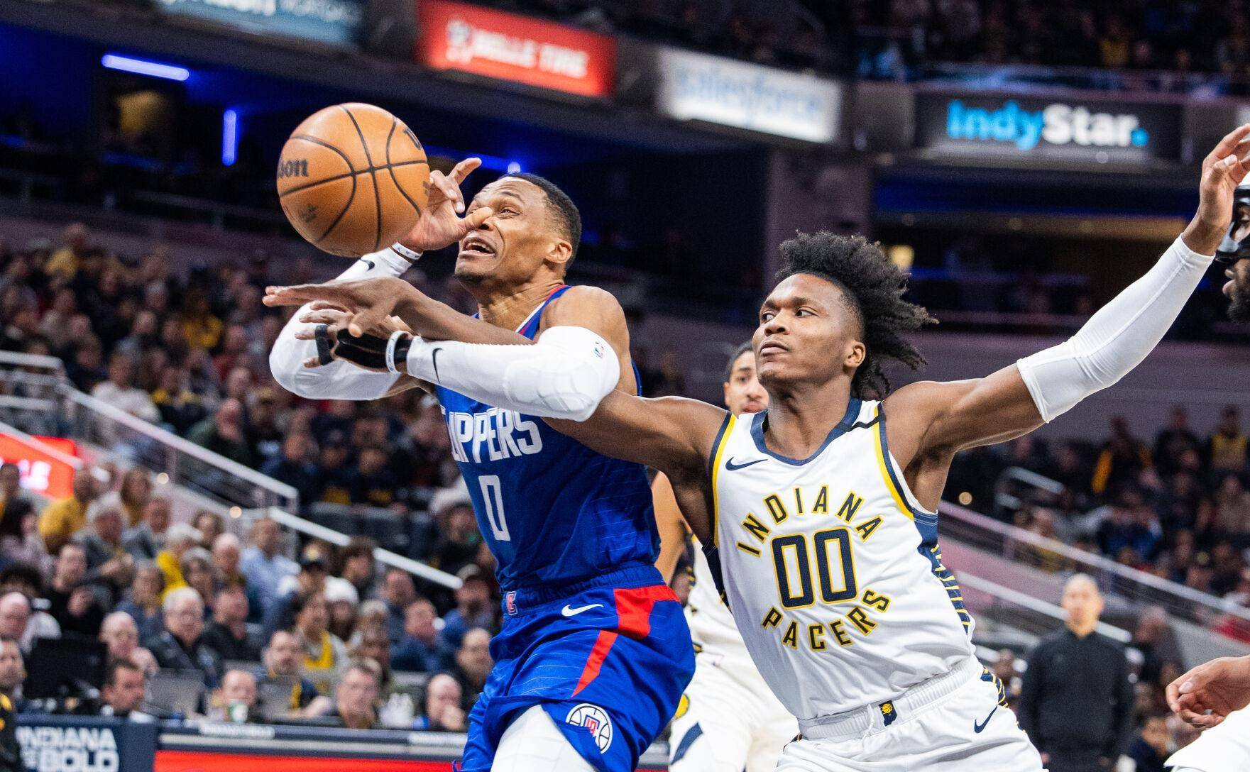 九游体育：战术分析：快船队如何利用莱昂纳德和乔治的个人能力，创造进攻机会？的简单介绍