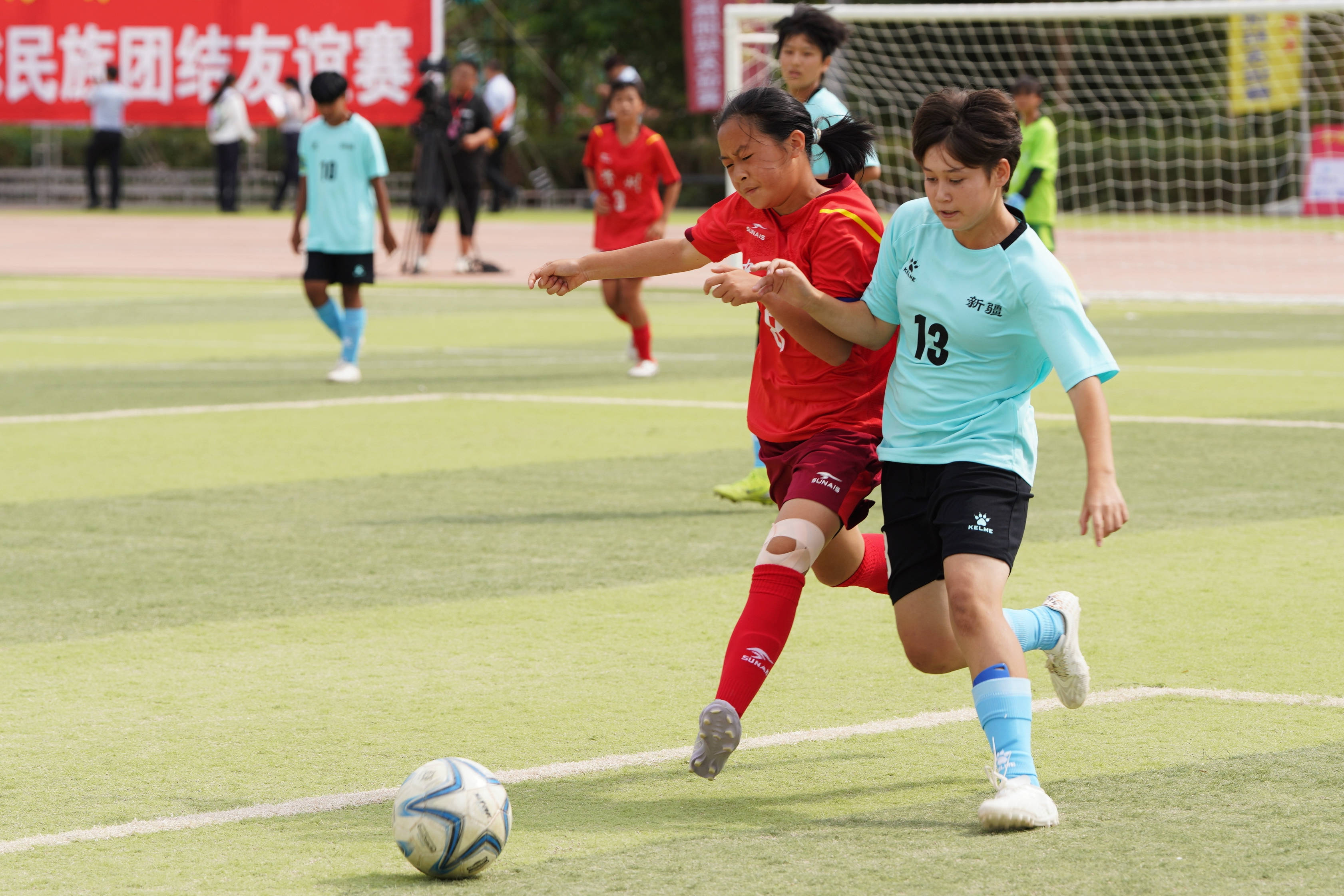 九游体育:足球技能训练营，提升青少年球员的素质