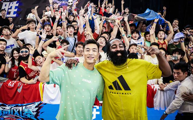 九游体育:NBA球星中国行：掀起篮球热潮