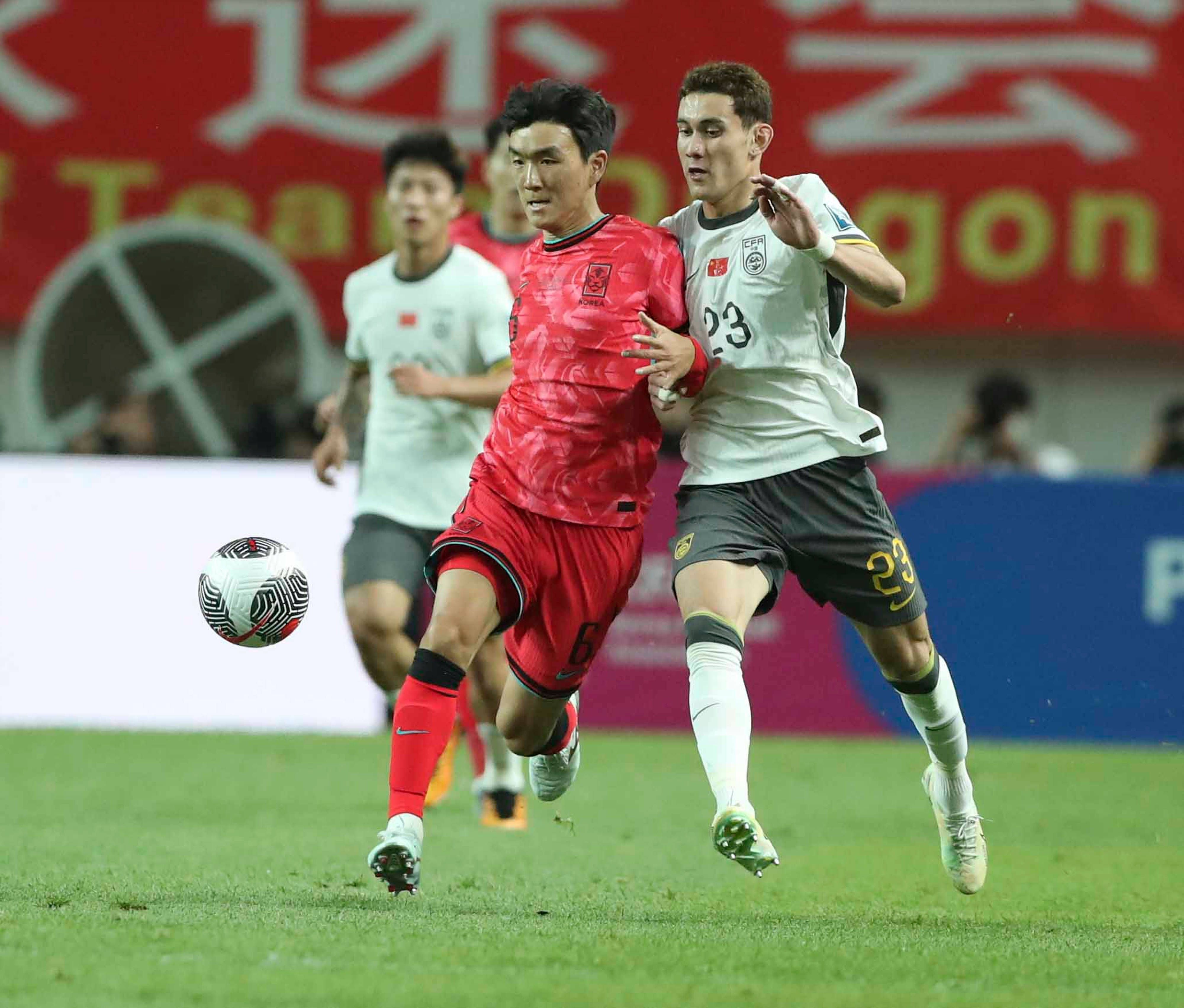 包含九游体育:体育赛事直播，观众热情高涨的词条