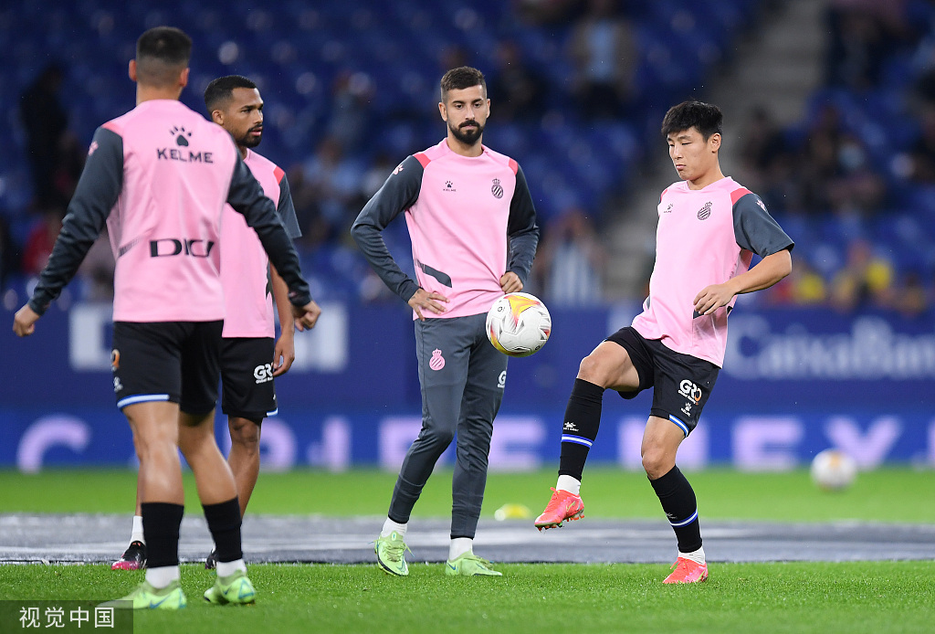 九游体育：中国球员留洋之路如何走得更稳更远