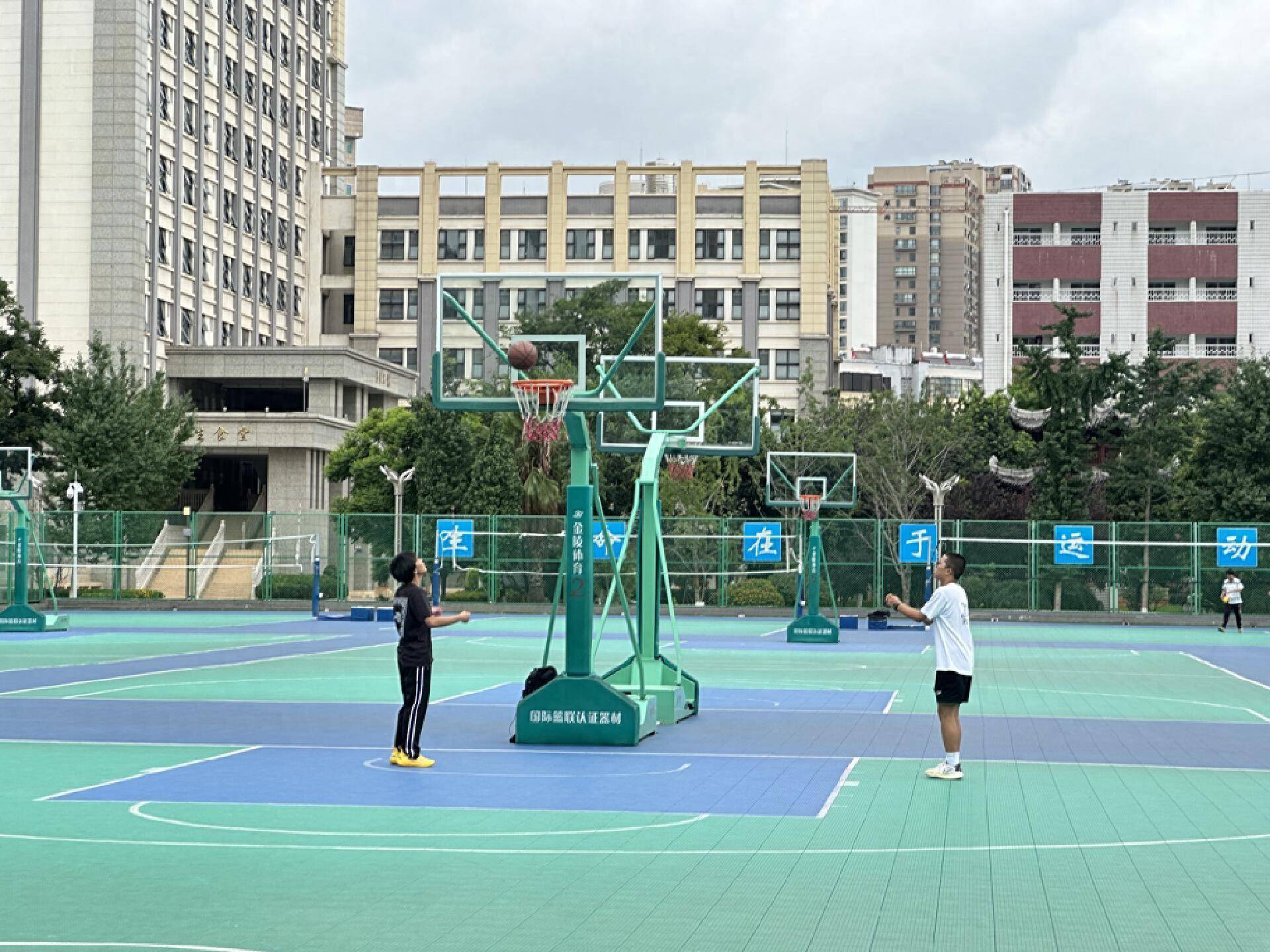 包含九游体育:体育场地设施建设，满足群众需求的词条